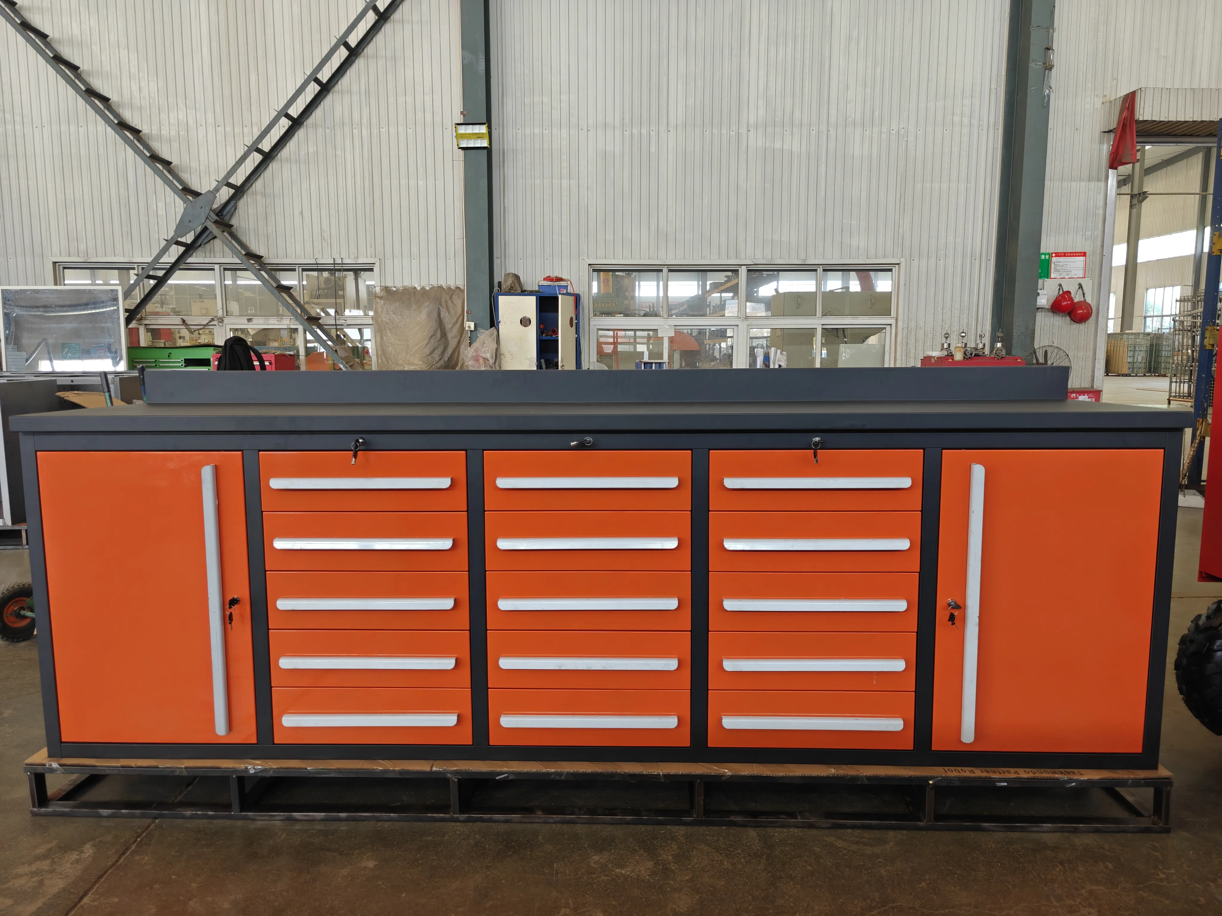 सुन्तला औजार workbench को सुविधाहरु के हुन्?