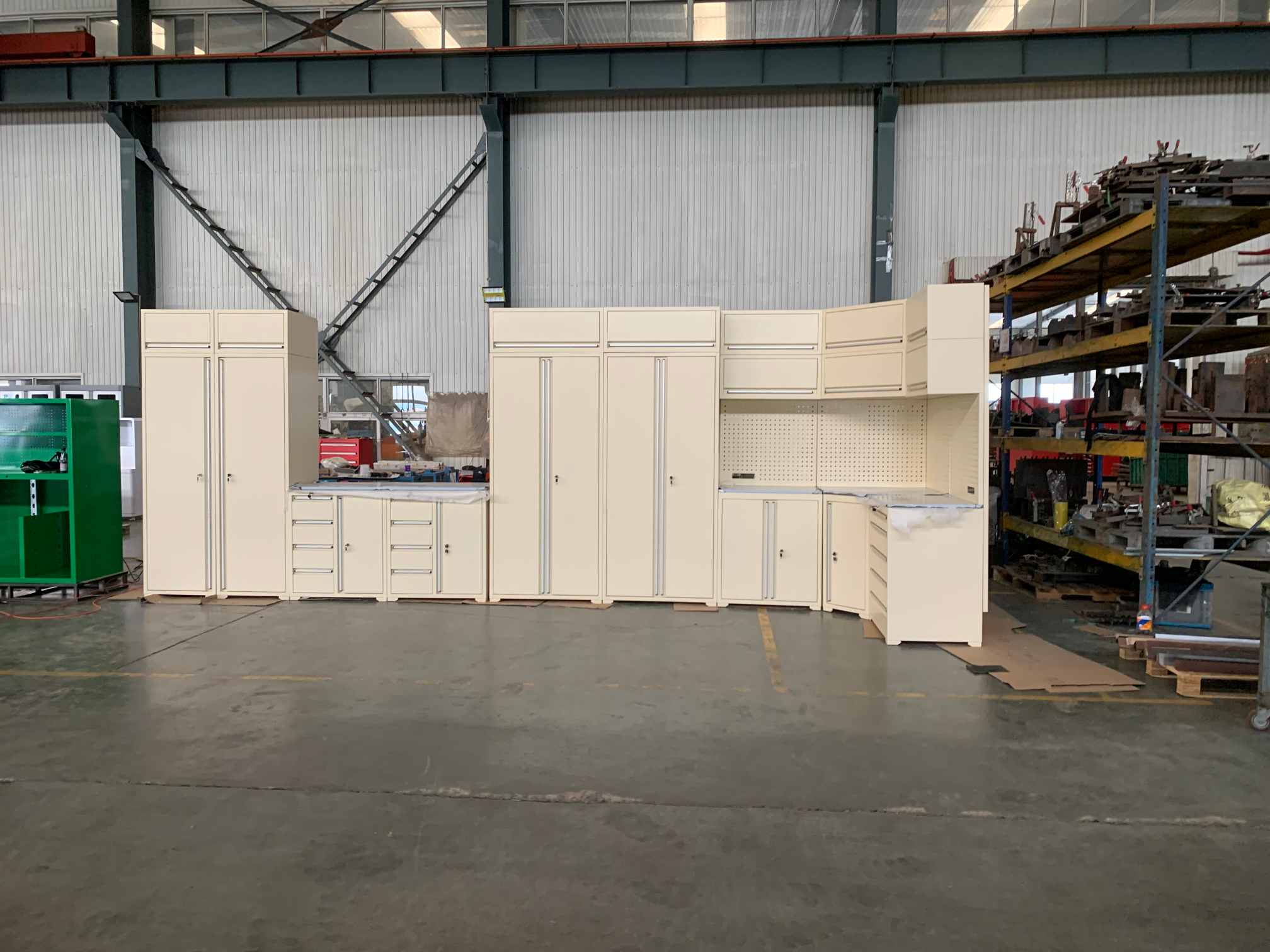 मोड्युलर ग्यारेज उपकरण क्याबिनेट कति सुविधाजनक छ?