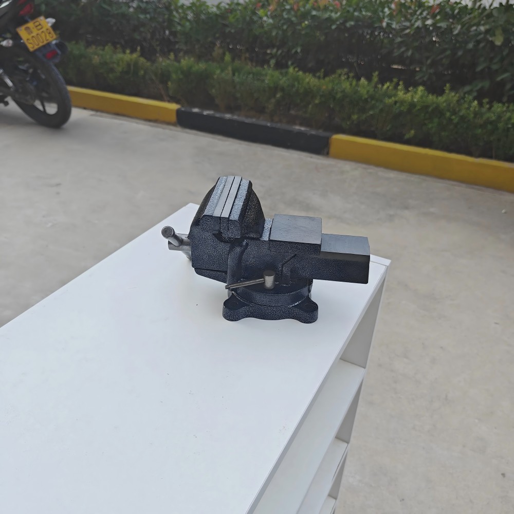 3 3600 ° कास्ट स्टील बेंचसे